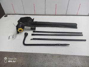 2007-2014 GMC Yukon Scissor Jack with Tools (Used OEM)