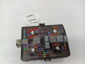 2019-2022 Chevrolet Silverado 1500 Underhood Engine Fuse Box Assembly (Used OEM)
