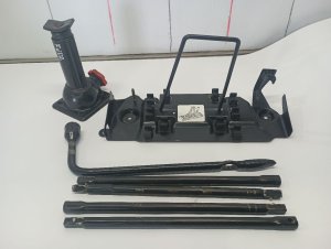 1998-2007 Mazda B3000 Scissor Jack (Used OEM)