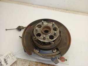 2004-2007 Toyota Highlander Rear Wheel Hub and Knuckle Assembly - Right (Passenger) (Used OEM)