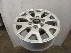 2024-2025 Toyota Tacoma Silver 17x7 6-Lug Silver Alloy Wheel (Used OEM)