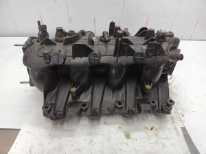 2005-2007 GMC Sierra 2500 HD Engine Intake Manifold (Used OEM)