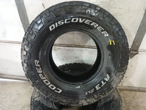 1987-1996 Ford Bronco 31x10.50R15 Cooper Discoverer A/T Tire (Used OEM)