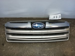 2013-2014 Subaru Outback Gray Upper Grille with Chrome Bar (Used OEM)
