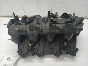 2000-2002 Chevrolet Suburban 2500 Engine Intake Manifold (Used OEM)