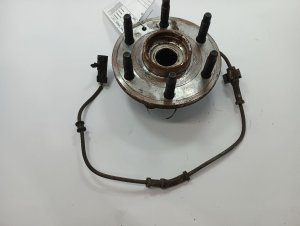 2000-2006 GMC Yukon XL 1500 Front Wheel Hub and Bearing Assembly (Used OEM)
