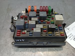2000-2002 Chevrolet Silverado 1500 Engine Compartment Fuse Box (Used OEM)