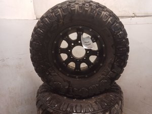 2009-2010 Hummer H3T Tire (Used OEM)