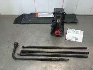 2015-2020 GMC Yukon XL Scissor Jack (Used OEM)