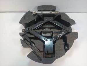 2010-2014 Subaru Outback Scissor Jack (Used OEM)