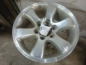 2007-2014 Toyota FJ Cruiser 17x7.5 6-Spoke Machined Silver Alloy Wheel (Used OEM)