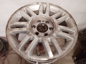2009-2014 Ford F-150 Silver 18-Inch 7-Split-Spoke Machined Silver Alloy Wheel (Used OEM)