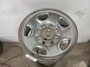 2001-2007 Chevrolet Silverado 1500 Chrome 16-Inch 5-Opening Chrome Clad Steel Wheel (Used OEM)