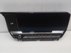 2025 Chevrolet Silverado 1500 13.4-Inch Infotainment Display Screen with Control Panel (Used OEM)