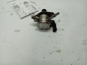 2012-2015 Chevrolet Captiva Sport Engine-Mounted High-Pressure Fuel Pump (Used OEM)