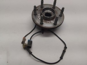 2000-2006 GMC Yukon XL 1500 Front Wheel Hub and Bearing Assembly (Used OEM)