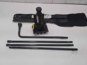 2001-2007 GMC Sierra 3500 Scissor Jack (Used OEM)