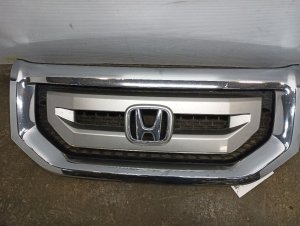 2009-2011 Honda Pilot Silver Upper Grille Assembly (Used OEM)
