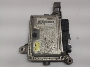 2004-2005 GMC Sierra 2500 HD Engine Control Module (ECM) (Used OEM)