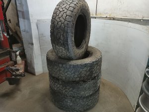 2011-2024 Ram 2500 LT295/70R18 Toyo Tire (Used OEM)