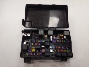 2015 Jeep Grand Cherokee Engine Fuse Box (Used OEM)