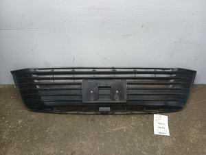 2018-2020 Toyota Sienna Black Lower Bar Style Grille (Used OEM)