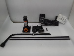 2000-2005 Ford Excursion Scissor Jack and Tool Kit (Used OEM)