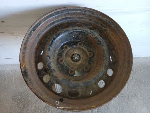 2001-2004 Toyota Tacoma 16-Hole Steel Wheel (Used OEM)