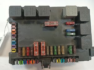 2007-2009 Mercedes-Benz S420 Fuse Box (Used OEM)