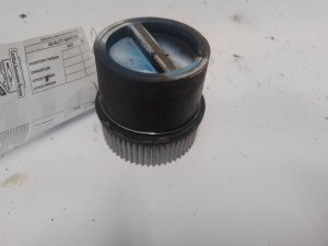 2000-2005 Ford Excursion Manual Locking Hub Kit (Used OEM)