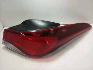 2014-2016 Hyundai Elantra Quarter Panel Incandescent Taillight Assembly - Right (Passenger) (Used OEM)