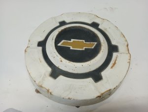 1977-1991 GMC Jimmy White Wheel Cap (Used OEM)