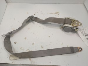 2004 Toyota Sienna Gray Seat Belt Buckle with Pretensioner - Front, Right (Passenger) (Used OEM)