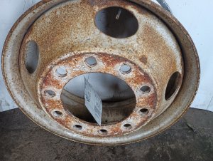 Volvo VNL 22.5x8.25 10-Hole Aluminum Wheel (Used OEM)
