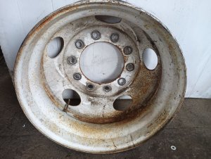  Volvo VNL 22.5x8.25 10-Hole Aluminum Wheel (Used OEM)