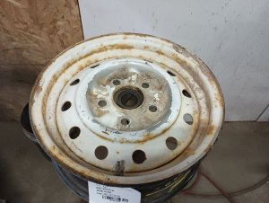 1982-1988 Toyota Pickup Silver Wheel (Used OEM)