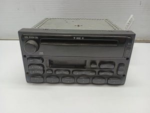 1999-2005 Ford E-150 Econoline Audio System (Used OEM)