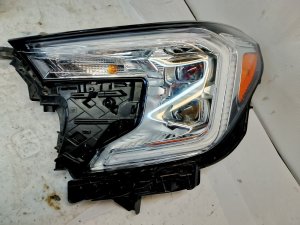 2022-2024 GMC Terrain Headlight Assembly - Left (Driver) (Used OEM)