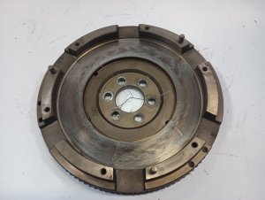 1986-1987 Mazda B2000 Clutch Flywheel (Used OEM)