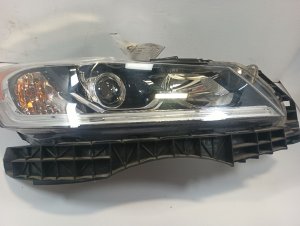 2016-2017 Honda Accord Halogen Headlight Assembly - Right (Passenger) (Used OEM)