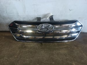 2013-2016 Hyundai Santa Fe Chrome 3-Bar Chrome Grille (Used OEM)