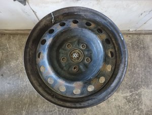 2004-2010 Toyota Sienna Black 16x6.5 Steel Wheel (Used OEM)