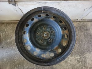2004-2010 Toyota Sienna Black 16x6.5 Steel Wheel (Used OEM)
