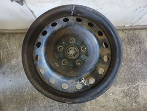 2004-2010 Toyota Sienna Black 16x6.5 Steel Wheel (Used OEM)