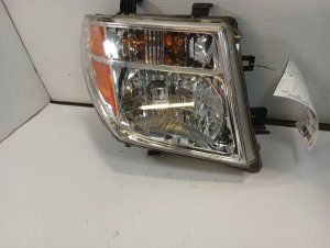 2005-2007 Nissan Pathfinder Headlight Assembly - Right (Passenger) (Used OEM)