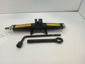 2016-2021 Hyundai Tucson Scissor Jack and Tool Kit (Used OEM)
