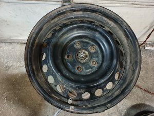 2015-2017 Toyota Camry Black 16x7 Steel Wheel (Used OEM)