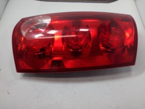 2012-2014 GMC Yukon Tail Light - Right (Passenger) (Used OEM)