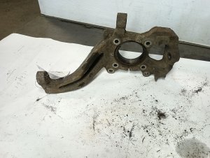 2006-2008 Lincoln Mark LT Front Steering Knuckle - Left (Driver) (Used OEM)