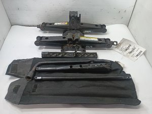 2009-2014 Volkswagen Routan Scissor Jack with Tool Kit (Used OEM)